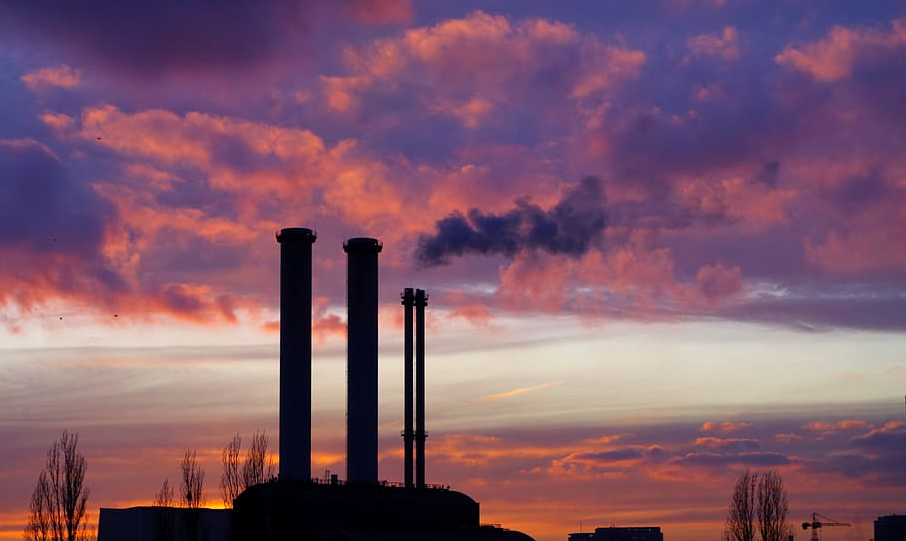La gobernadora de Oregón ordena establecer un límite de emisiones después de que el proyecto de l